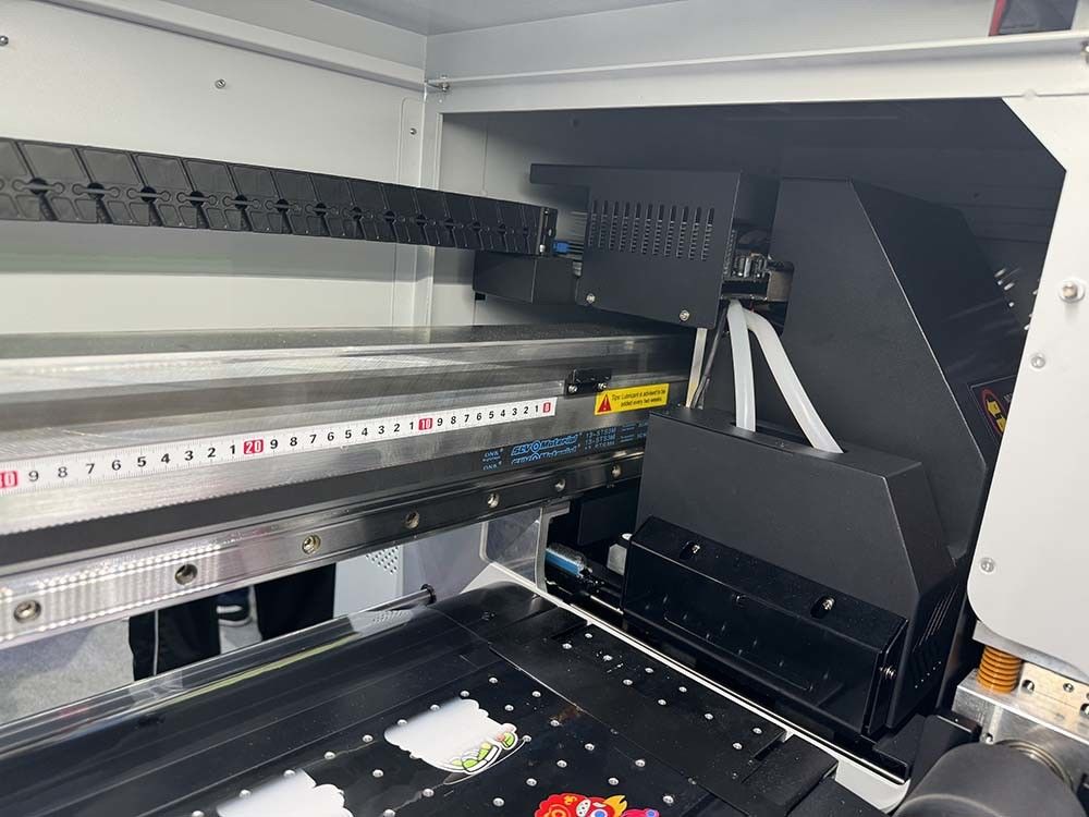 A2 A3 Digital 60cm DTF Adhesivo UV Impresora de vidrio Impresora de metal con cabeza 13200 U1